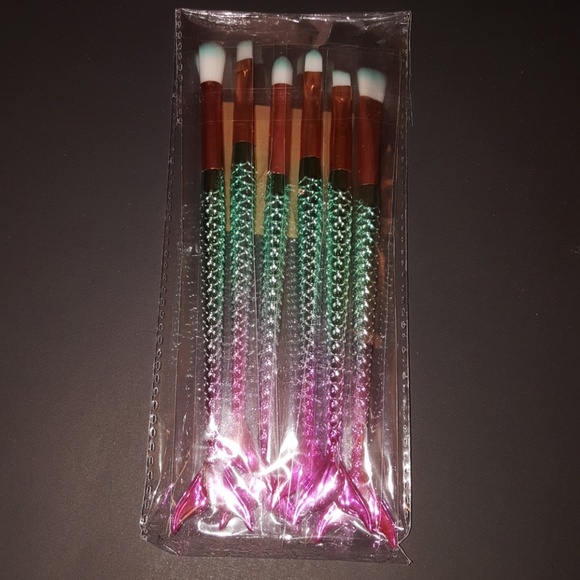 ❌SOLD ❌💙6 Piece Mermaid Tail Brush Set - Picture 3 of 3